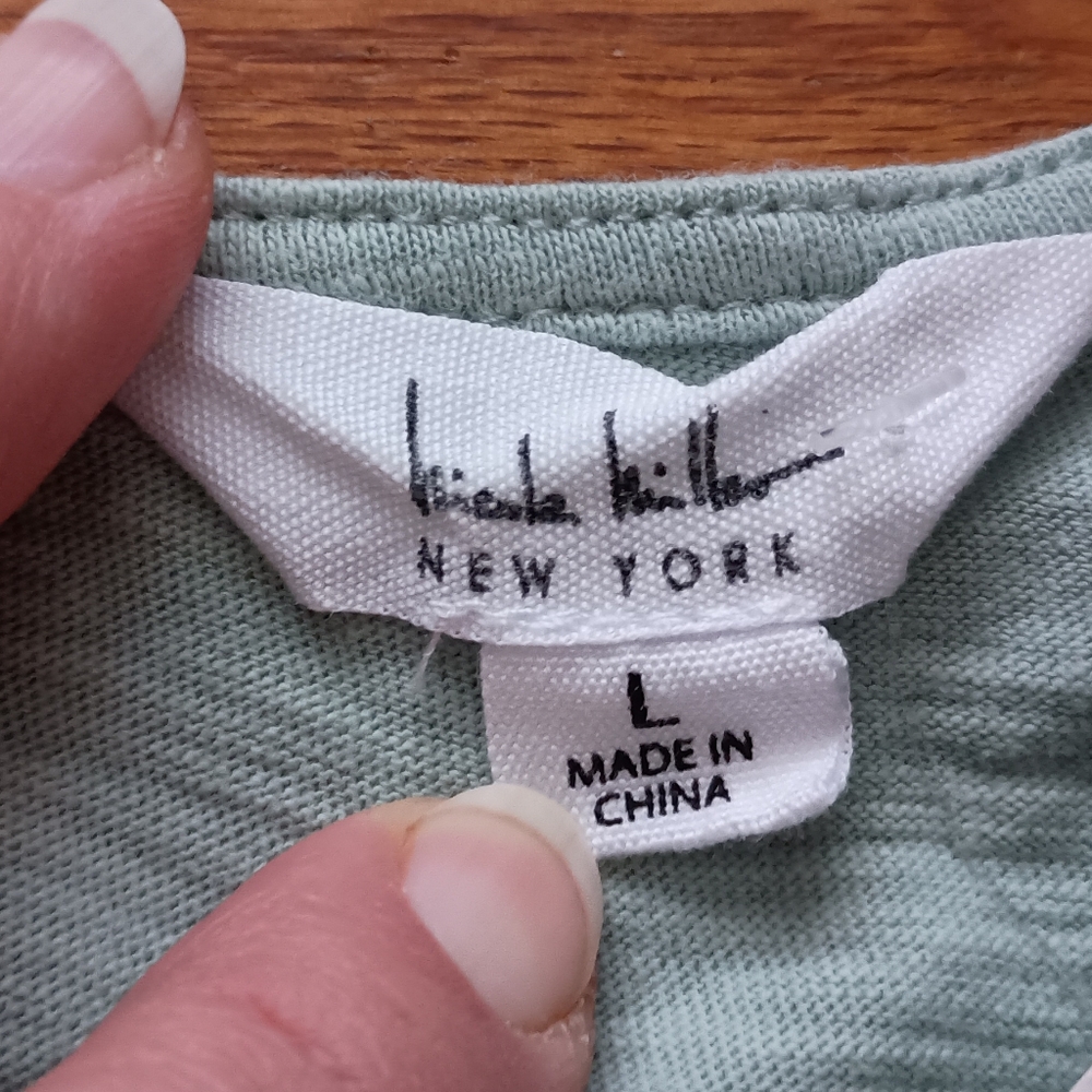 NWT Nicole Miller NY Pale Green Ruffled Sleeveless Top Shirt Large - Picture 6 of 10